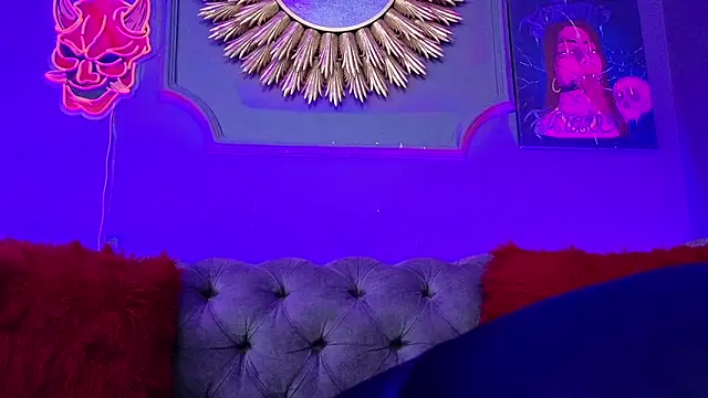 Julieta Russell online show from March 11, 2025, 3:45 pm