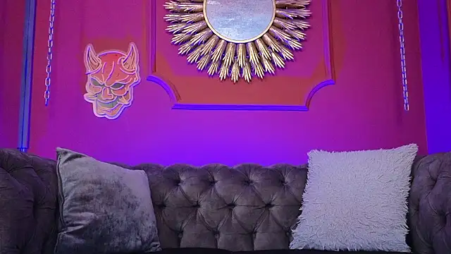 Snapshot of Julieta_Russell chatting on January 14, 2026, 12:11 pm Julieta Russell online show from January 14, 2026, 12:11 pm