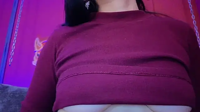 Snapshot of Julieta_Russell chatting on March 7, 2026, 12:02 pm Julieta Russell online show from March 7, 2026, 12:02 pm