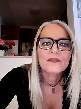 kikkastar online show from December 17, 2024, 8:21 pm