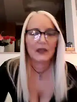 kikkastar online show from January 13, 2025, 7:42 pm