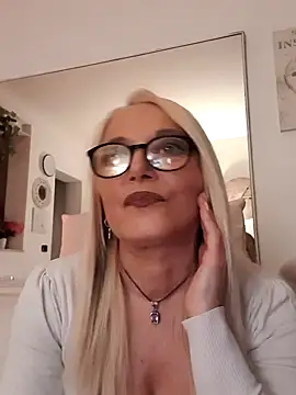 kikkastar online show from January 15, 2025, 7:55 pm