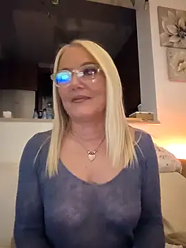 kikkastar online show from February 20, 2025, 8:25 pm