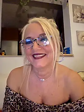 kikkastar online show from December 1, 2025, 8:47 pm