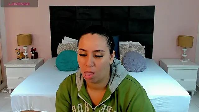 MadisonJenner online show from December 4, 2025, 12:03 pm