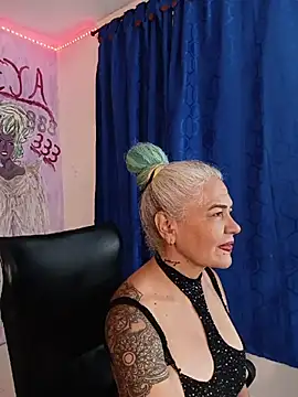freyadevil333 online show from May 15, 2026, 12:50 am