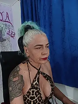 freyadevil333 online show from July 4, 2026, 10:49 pm
