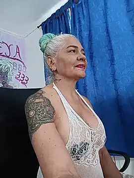 freyadevil333 online show from July 11, 2026, 2:42 pm