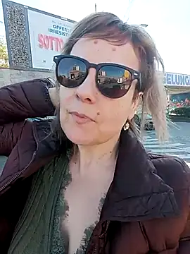 Snapshot of Sunbelxx chatting on March 17, 2025, 3:18 pm Sunbelxx online show from March 17, 2025, 3:18 pm