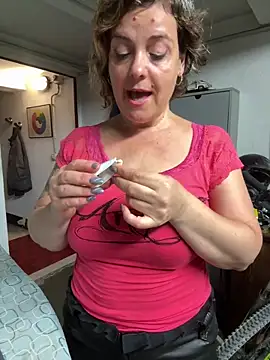 Snapshot of Sunbelxx chatting on September 10, 2025, 8:14 am Sunbelxx online show from September 10, 2025, 8:14 am