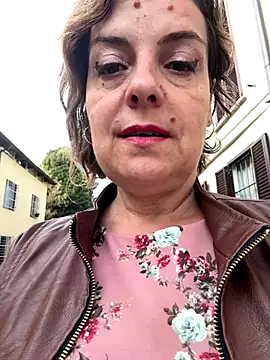 Snapshot of Sunbelxx chatting on September 11, 2025, 6:57 am Sunbelxx online show from September 11, 2025, 6:57 am