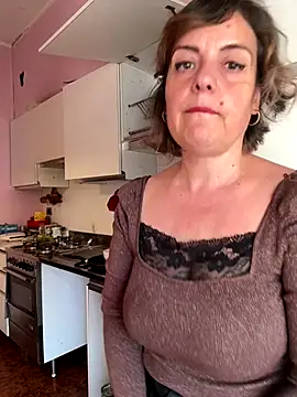 Snapshot of Sunbelxx chatting on October 9, 2025, 7:28 am Sunbelxx online show from October 9, 2025, 7:28 am