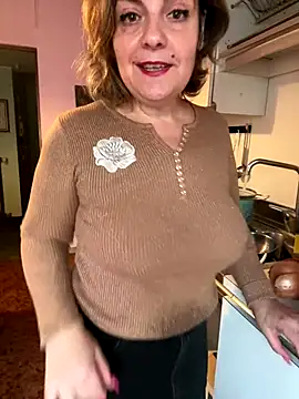 Snapshot of Sunbelxx chatting on November 18, 2025, 8:41 am Sunbelxx online show from November 18, 2025, 8:41 am