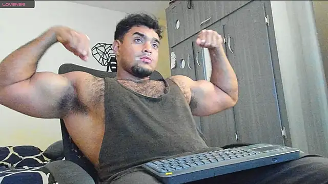 Snapshot of Big_furry_bear13 chatting on December 14, 2024, 7:36 pm Big furry bear13 online show from December 14, 2024, 7:36 pm