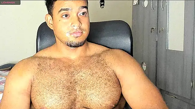 Snapshot of Big_furry_bear13 chatting on January 11, 2025, 8:00 am Big furry bear13 online show from January 11, 2025, 8:00 am