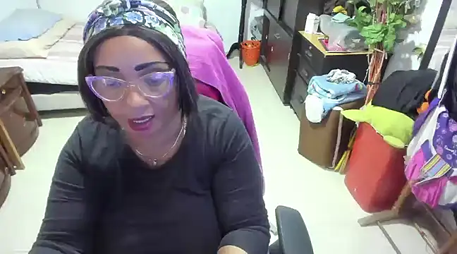 Snapshot of Mrs_mommy_ chatting on January 29, 2025, 8:14 pm Mrs mommy online show from January 29, 2025, 8:14 pm