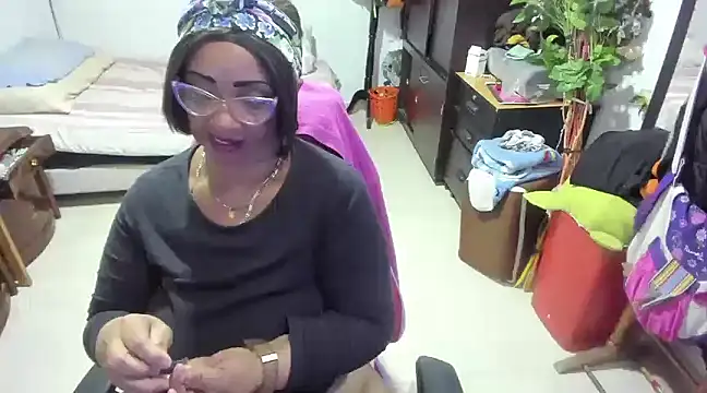 Snapshot of Mrs_mommy_ chatting on January 29, 2025, 11:25 pm Mrs mommy online show from January 29, 2025, 11:25 pm