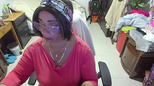 Snapshot of Mrs_mommy_ chatting on February 15, 2025, 6:55 pm Mrs mommy online show from February 15, 2025, 6:55 pm