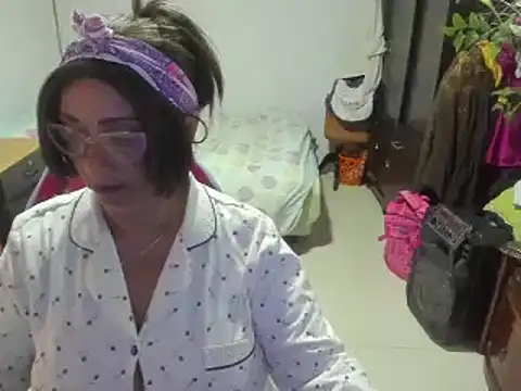 Snapshot of Mrs_mommy_ chatting on February 24, 2025, 2:15 pm Mrs mommy online show from February 24, 2025, 2:15 pm