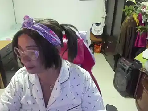 Snapshot of Mrs_mommy_ chatting on February 24, 2025, 5:20 pm Mrs mommy online show from February 24, 2025, 5:20 pm