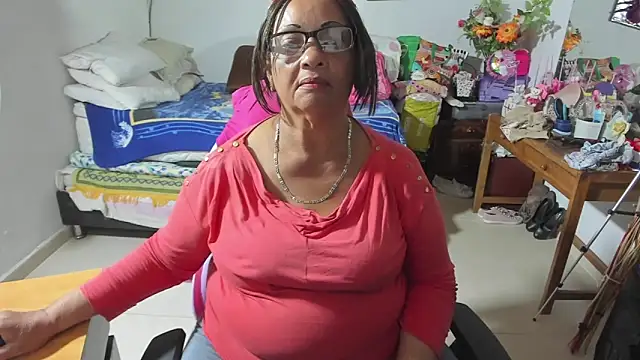 Snapshot of Mrs_mommy_ chatting on September 19, 2025, 11:27 pm Mrs mommy online show from September 19, 2025, 11:27 pm