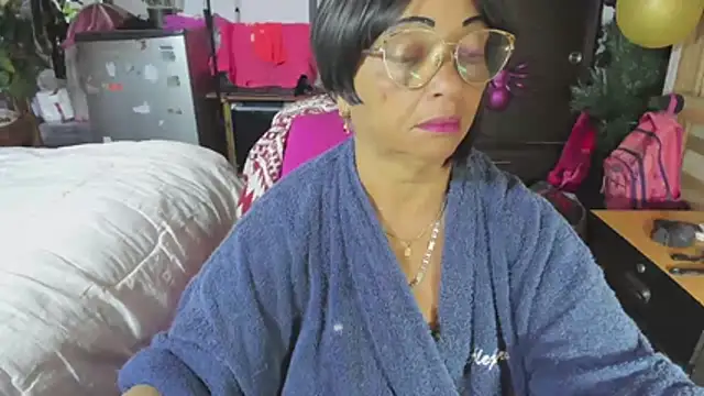 Snapshot of Mrs_mommy_ chatting on November 16, 2025, 3:06 pm Mrs mommy online show from November 16, 2025, 3:06 pm