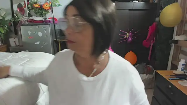 Snapshot of Mrs_mommy_ chatting on November 21, 2025, 11:25 pm Mrs mommy online show from November 21, 2025, 11:25 pm