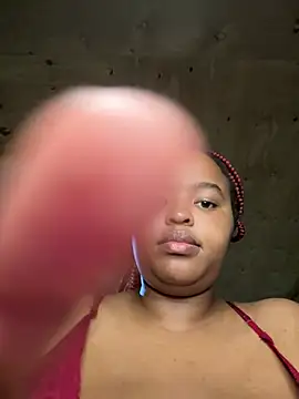 Linahlove online show from January 1, 2025, 10:03 pm