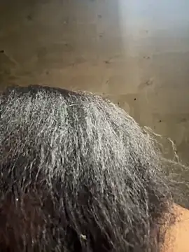 Linahlove online show from March 22, 2025, 8:15 pm