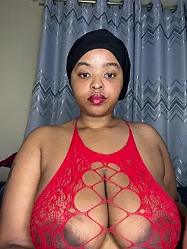 Snapshot of Linahlove chatting on February 6, 2026, 12:59 am Linahlove online show from February 6, 2026, 12:59 am