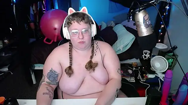 Snapshot of FatVeronica chatting on March 23, 2025, 9:10 am FatVeronica online show from March 23, 2025, 9:10 am