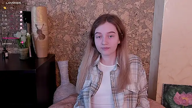 Ksuhesa online show from March 22, 2025, 7:04 am