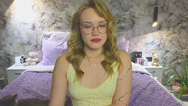 Aurora Golden1 online show from October 18, 2025, 5:25 pm