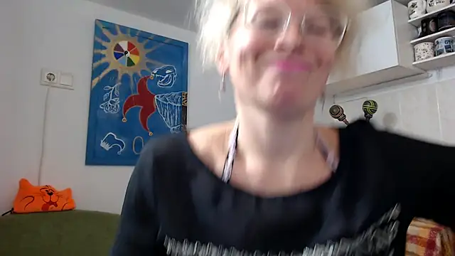 Zosya1111 online show from December 9, 2024, 4:05 pm