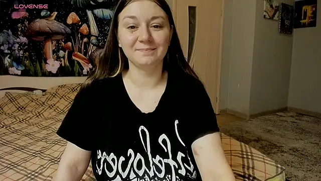 Snapshot of AlisaBacker chatting on November 16, 2025, 7:19 pm AlisaBacker online show from November 16, 2025, 7:19 pm