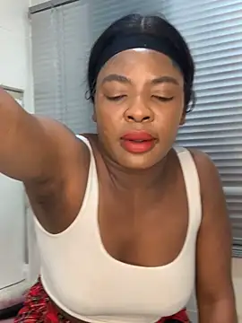 Snapshot of Ass-Queen chatting on October 13, 2025, 2:22 am Ass-Queen online show from October 13, 2025, 2:22 am