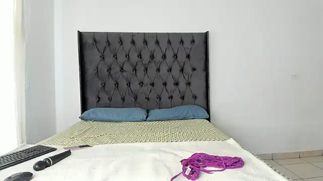 Snapshot of Ass-Queen chatting on October 24, 2025, 7:38 am Ass-Queen online show from October 24, 2025, 7:38 am