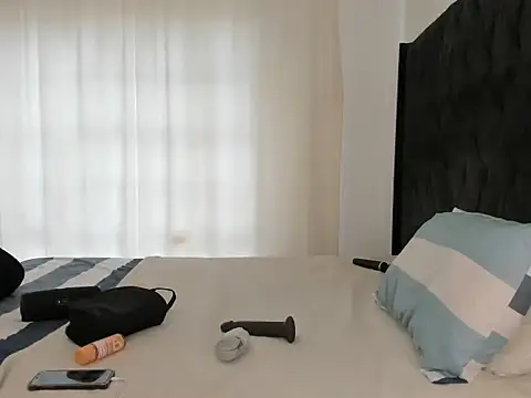 Snapshot of Ass-Queen chatting on November 18, 2025, 8:19 am Ass-Queen online show from November 18, 2025, 8:19 am