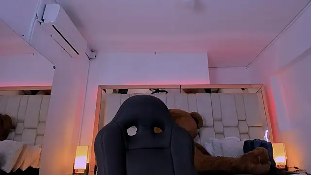 SheylaBakerr online show from February 5, 2025, 10:19 am