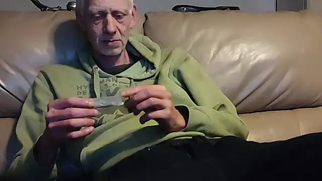 Snapshot of brenzs chatting on November 21, 2025, 9:13 pm brenzs online show from November 21, 2025, 9:13 pm