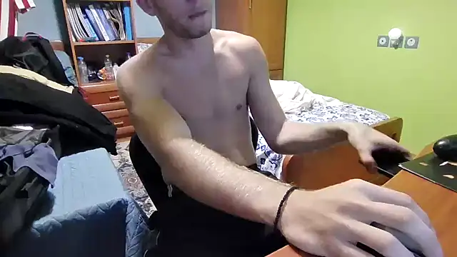 Snapshot of AvarageEuropeGuy chatting on September 24, 2025, 7:01 am AvarageEuropeGuy online show from September 24, 2025, 7:01 am