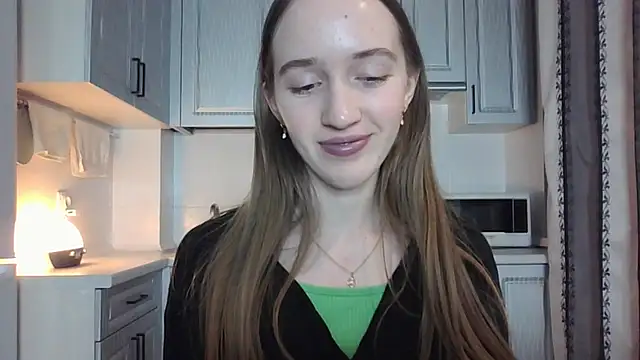 Snapshot of leslie_my_lovee chatting on March 15, 2025, 5:37 pm leslie my lovee online show from March 15, 2025, 5:37 pm