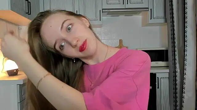 Snapshot of leslie_my_lovee chatting on October 7, 2025, 7:44 pm leslie my lovee online show from October 7, 2025, 7:44 pm