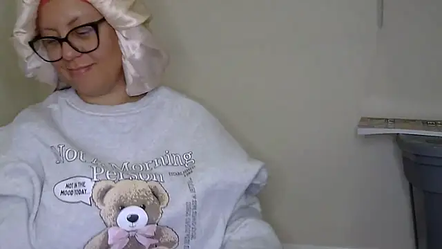 Snapshot of Paisleehaze chatting on November 29, 2025, 7:28 pm Paisleehaze online show from November 29, 2025, 7:28 pm