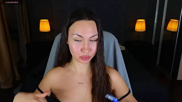 Snapshot of GIGI_BENNET chatting on December 2, 2024, 6:43 pm GIGI BENNET online show from December 2, 2024, 6:43 pm
