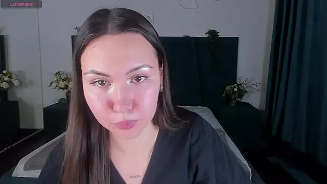 Snapshot of GIGI_BENNET chatting on December 11, 2024, 6:52 pm GIGI BENNET online show from December 11, 2024, 6:52 pm