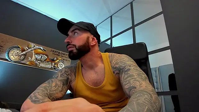 Snapshot of AronGrant chatting on January 15, 2025, 10:38 am AronGrant online show from January 15, 2025, 10:38 am