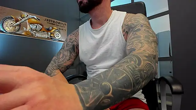Snapshot of AronGrant chatting on February 17, 2025, 12:27 pm AronGrant online show from February 17, 2025, 12:27 pm