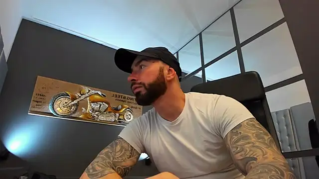 Snapshot of AronGrant chatting on February 26, 2025, 8:48 am AronGrant online show from February 26, 2025, 8:48 am