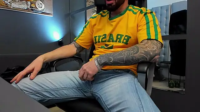 AronGrant online show from November 13, 2025, 10:14 am